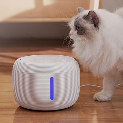 jeu de 1.5W Smart Cat Drinking Fountain Plug And avec le charbon actif Ion Filter